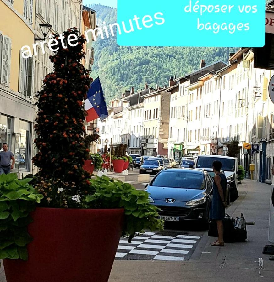 Home Nantua Studio Meubles Ain-Jura Экстерьер фото