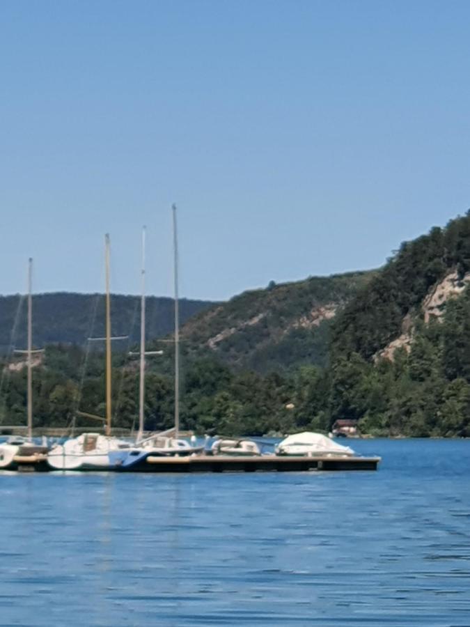 Home Nantua Studio Meubles Ain-Jura Экстерьер фото