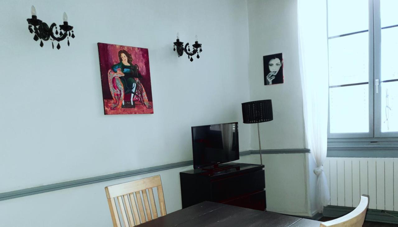 Home Nantua Studio Meubles Ain-Jura Экстерьер фото