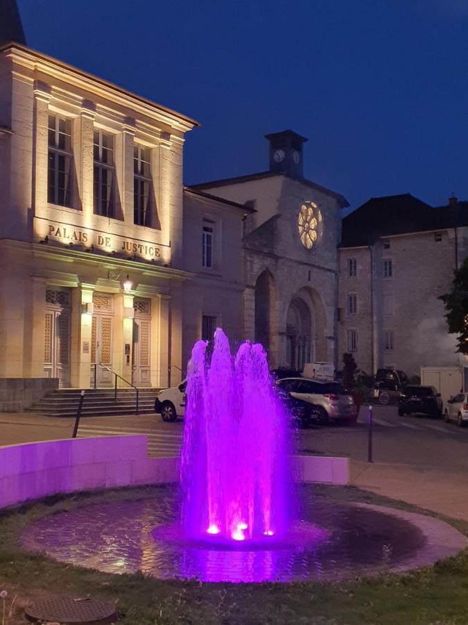 Home Nantua Studio Meubles Ain-Jura Экстерьер фото