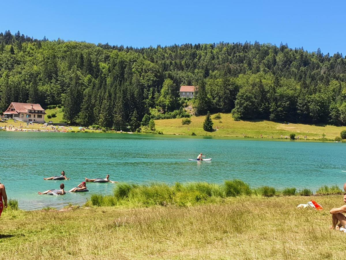 Home Nantua Studio Meubles Ain-Jura Экстерьер фото