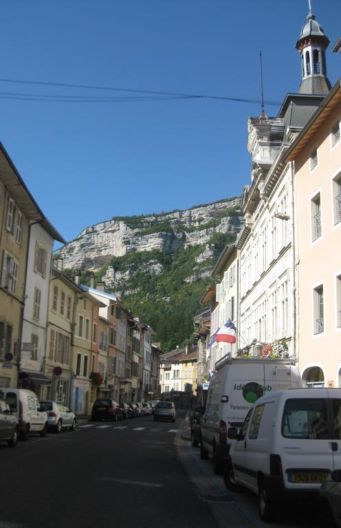 Home Nantua Studio Meubles Ain-Jura Экстерьер фото