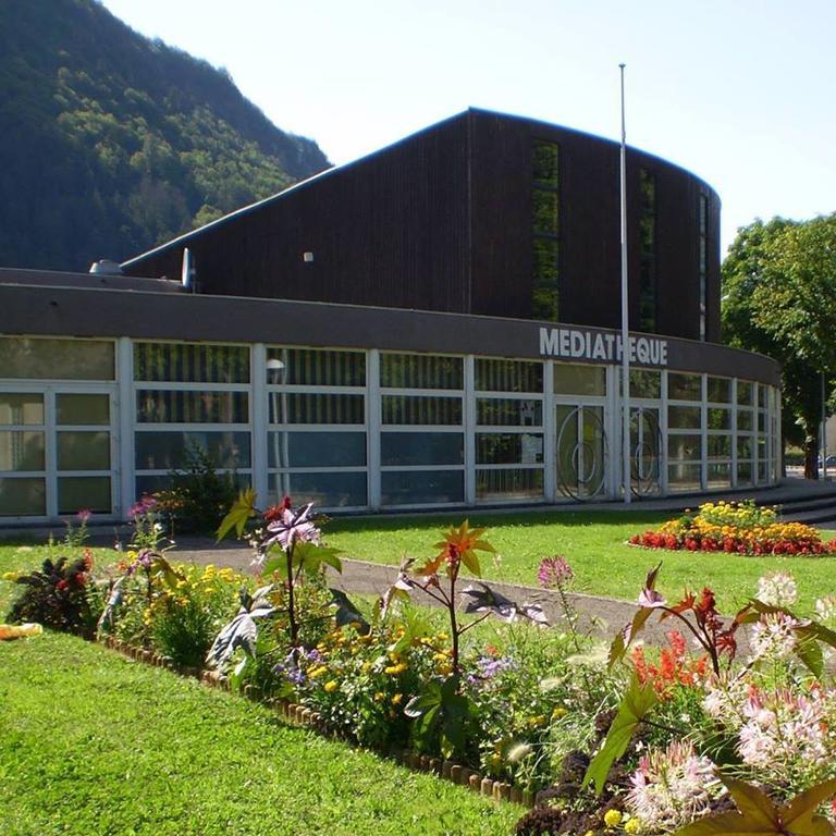 Home Nantua Studio Meubles Ain-Jura Экстерьер фото