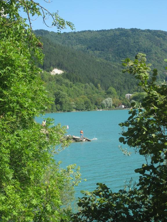 Home Nantua Studio Meubles Ain-Jura Экстерьер фото