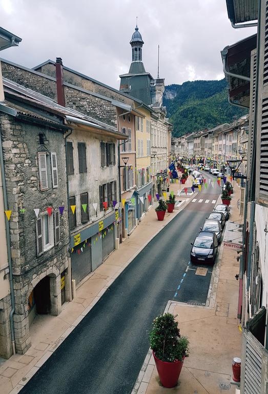 Home Nantua Studio Meubles Ain-Jura Экстерьер фото